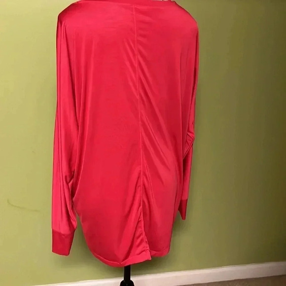 Red Old Navy Loose Active Shirt Size Large - Picture 2 of 3